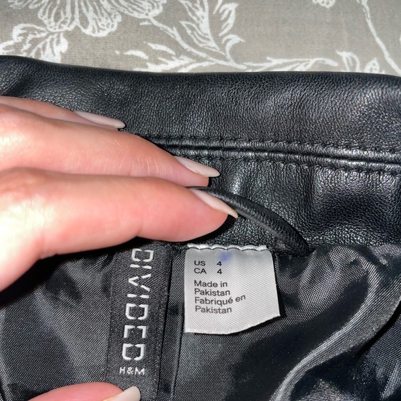 ⚫️H&M Leather Jacket⚫️ - Picture 2 of 3